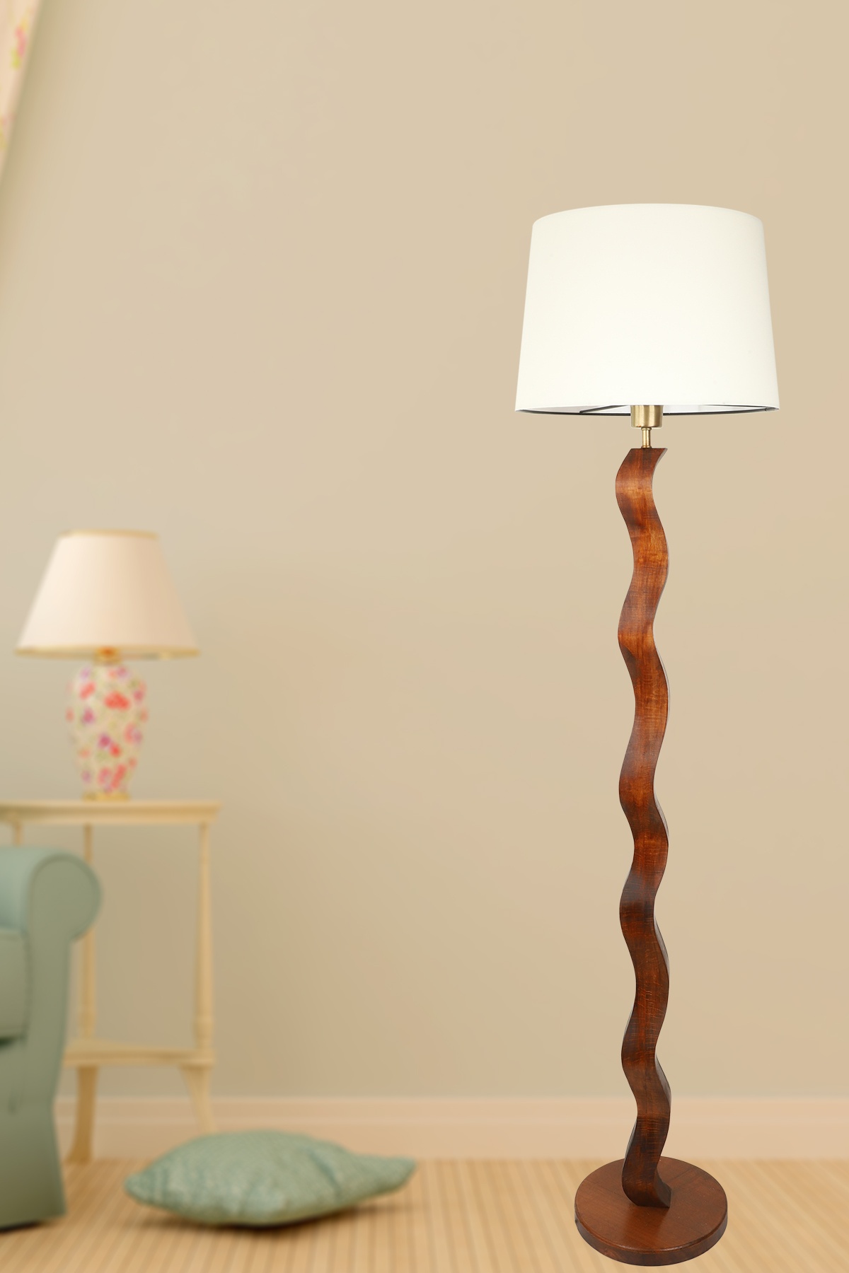 Solen Ahşap Lambader No:05 Krem Şapka